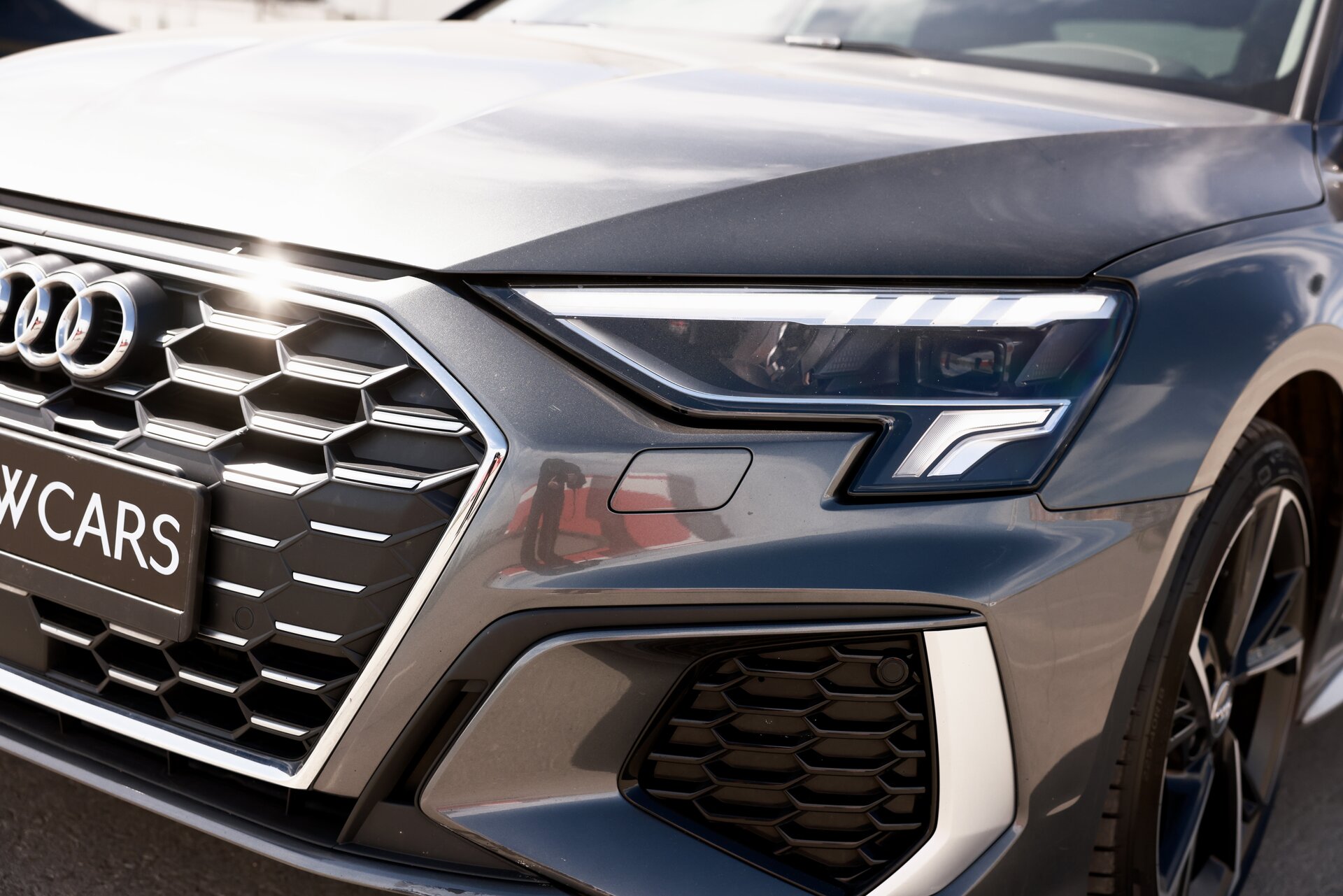 Audi A3 — фара сбоку