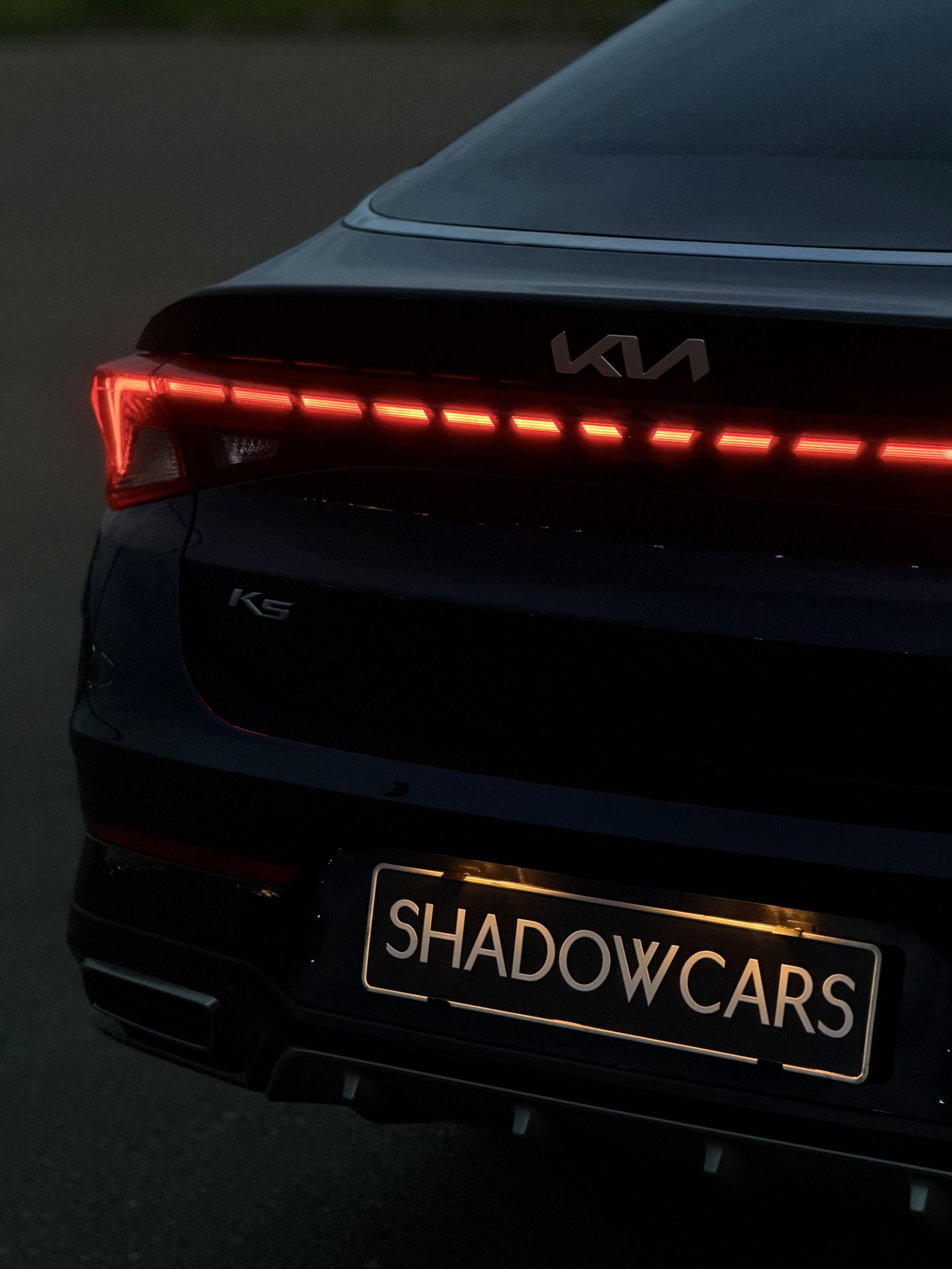 Kia K5 — сплошная задняя LED-полоса